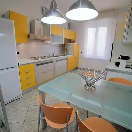 Apartment Cinque Terre: Idromassaggio E Parcheggio Strategico La Spezia